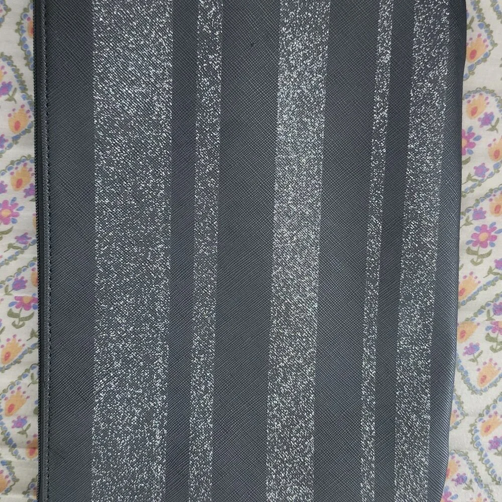 Kate Spade New York Clutch - Picture 2 of 3